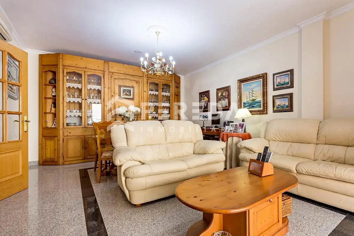 Sala de estar de Casa adosada en venta en Roquetas de Mar con Aire acondicionado, Jardín privado y Terraza