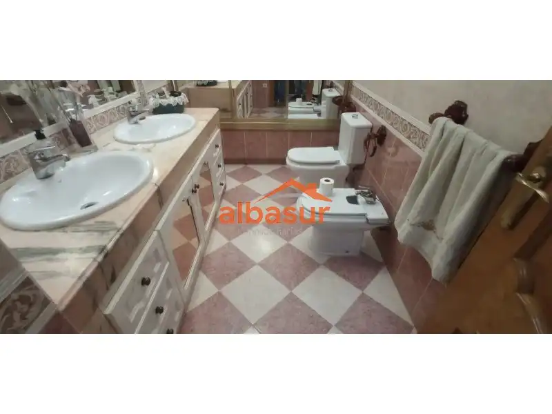 Baño de Casa o chalet en venta en Fernán-Núñez con Jardín privado y Piscina