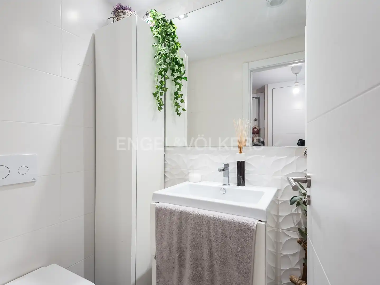 Bathroom of Flat for sale in Barcelona  with Air Conditioner, Heating and Parquet flooring
