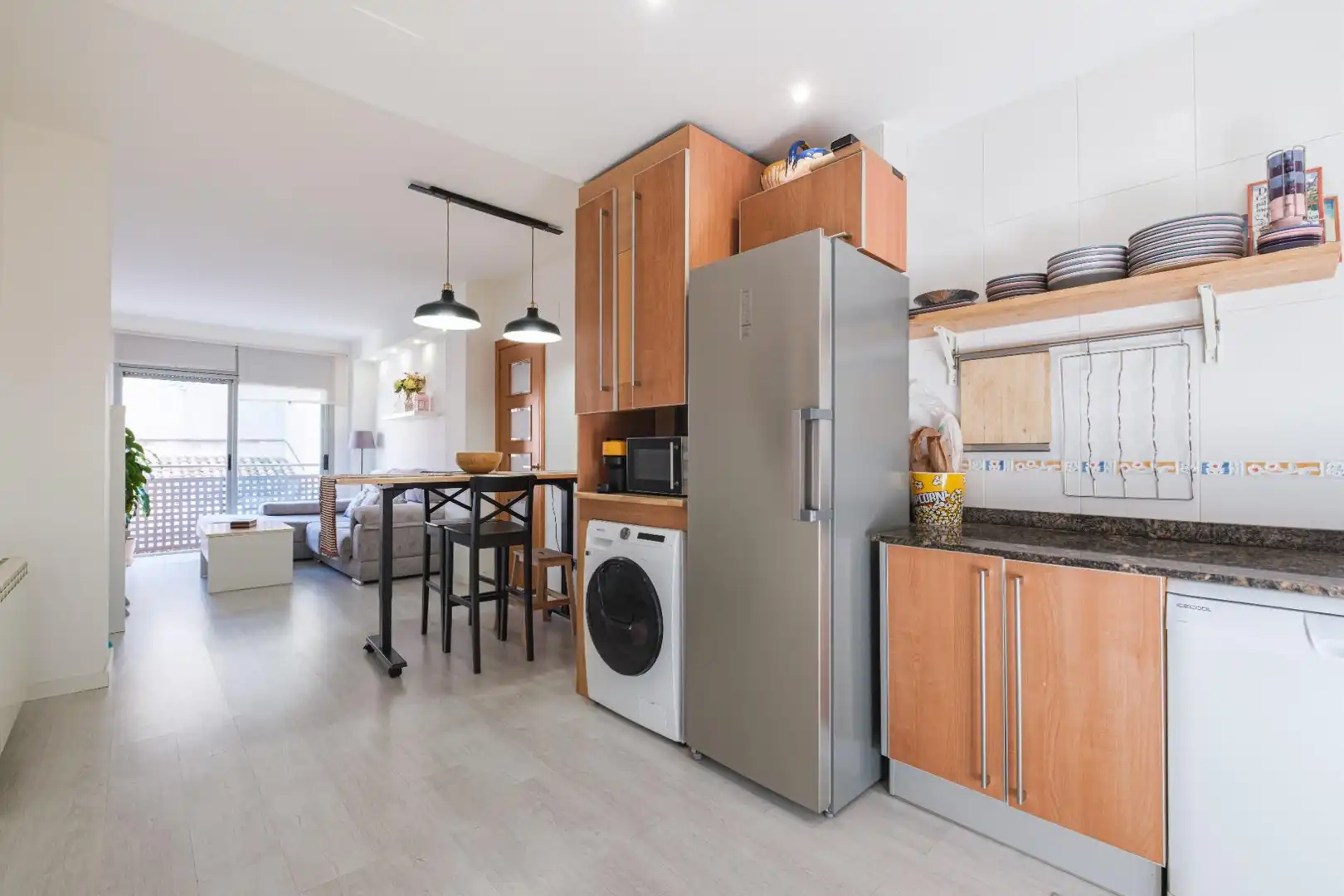 Cocina de Piso en venta en Sant Vicenç Dels Horts con Aire acondicionado, Calefacción y Terraza