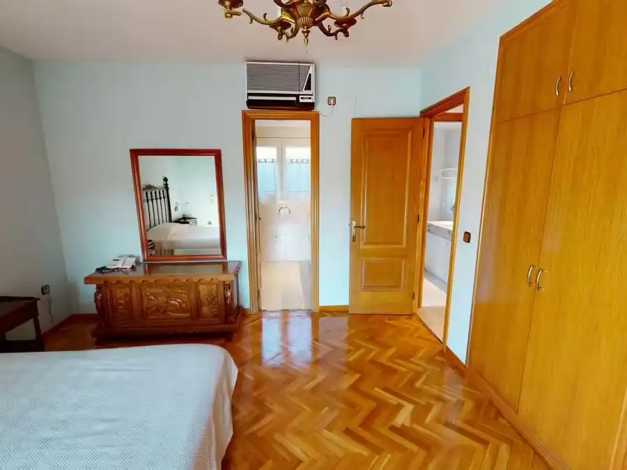 Detached house with pool to rent in Carrer de Viladomat 21, imagen 12