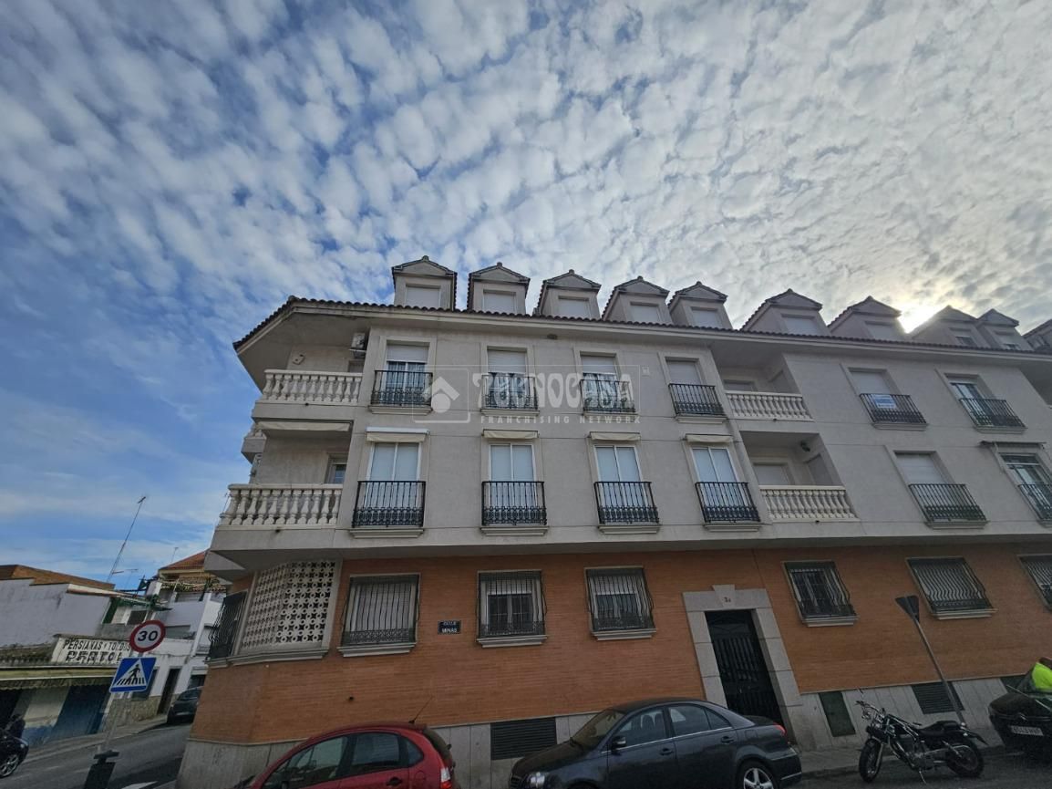 Exterior view of Duplex for sale in Navalmoral de la Mata  with Air Conditioner, Heating and Furnished