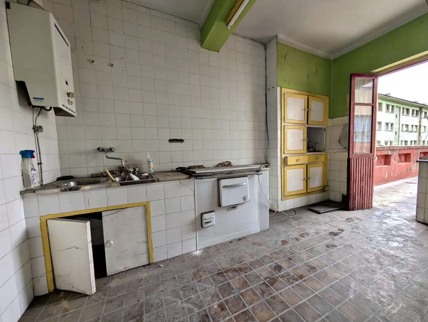 Kitchen of Flat for sale in San Martín del Rey Aurelio  with Heating, Terrace and Storage room