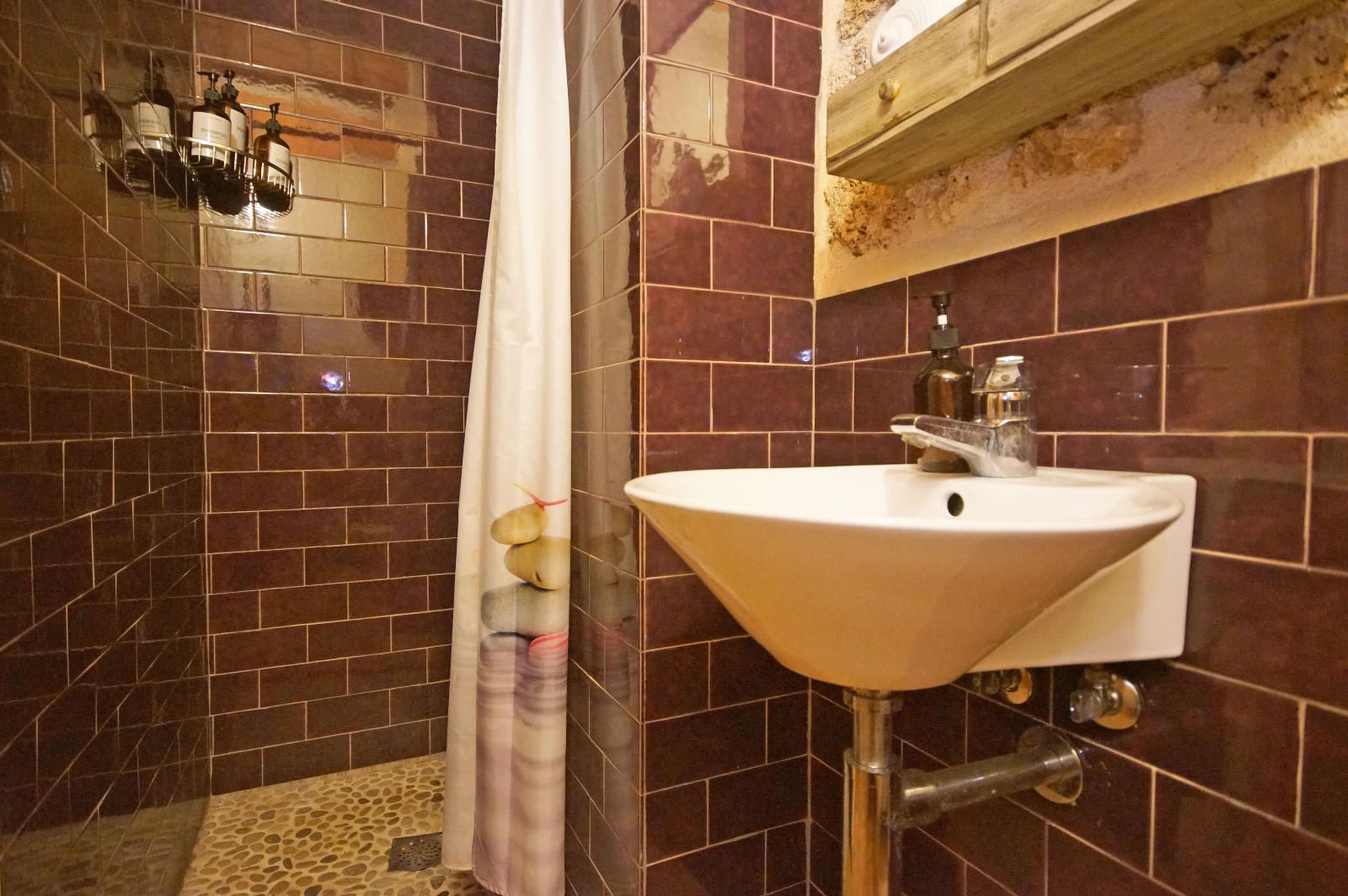 Bathroom of House or chalet for sale in Beceite  with Air Conditioner, Terrace and Storage room