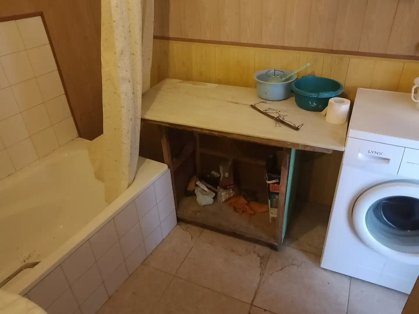 Baño de Finca rústica en venta en Alcampell con Terraza, Trastero y Amueblado