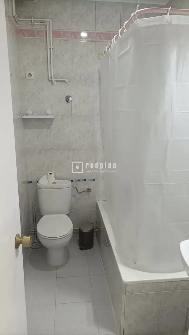 Badezimmer von Wohnung zur Miete in Madrid mit Heizung, Terrasse und Möbliert