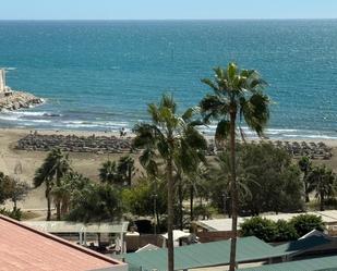 Vista exterior de Pis en venda en Benalmádena amb Terrassa i Piscina comunitària