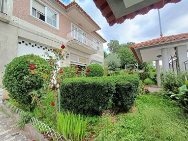House with balcony for sale in Avenida do Aeroporto