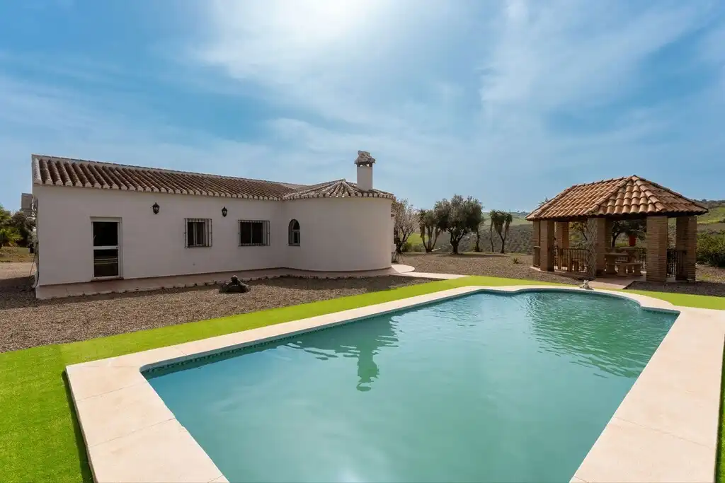 Casa rústica amb piscina en venda a Casarabonela, imagen 3