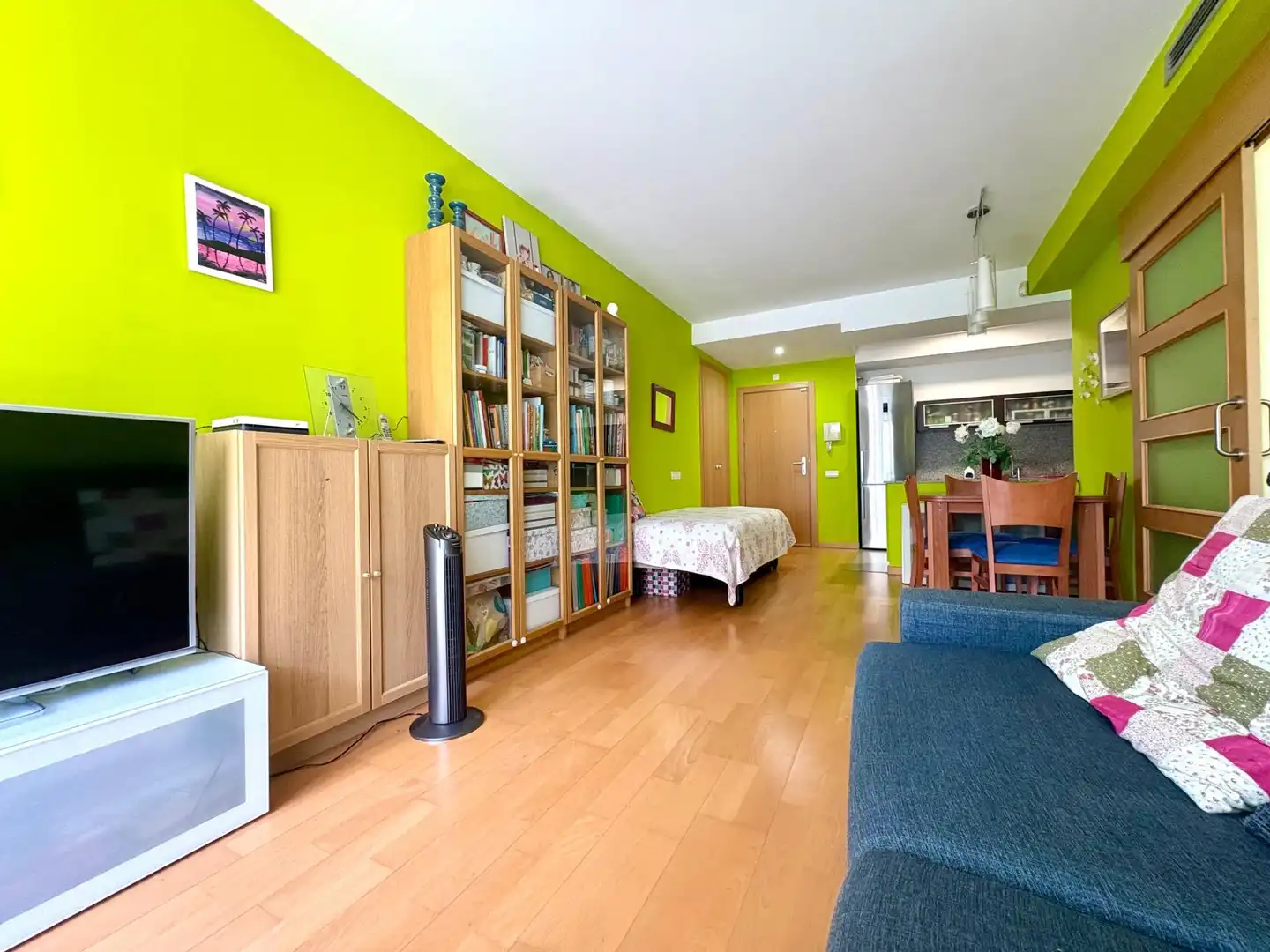 Sala d'estar de Pis en venda en Sant Adrià de Besòs amb Calefacció, Parquet i Traster