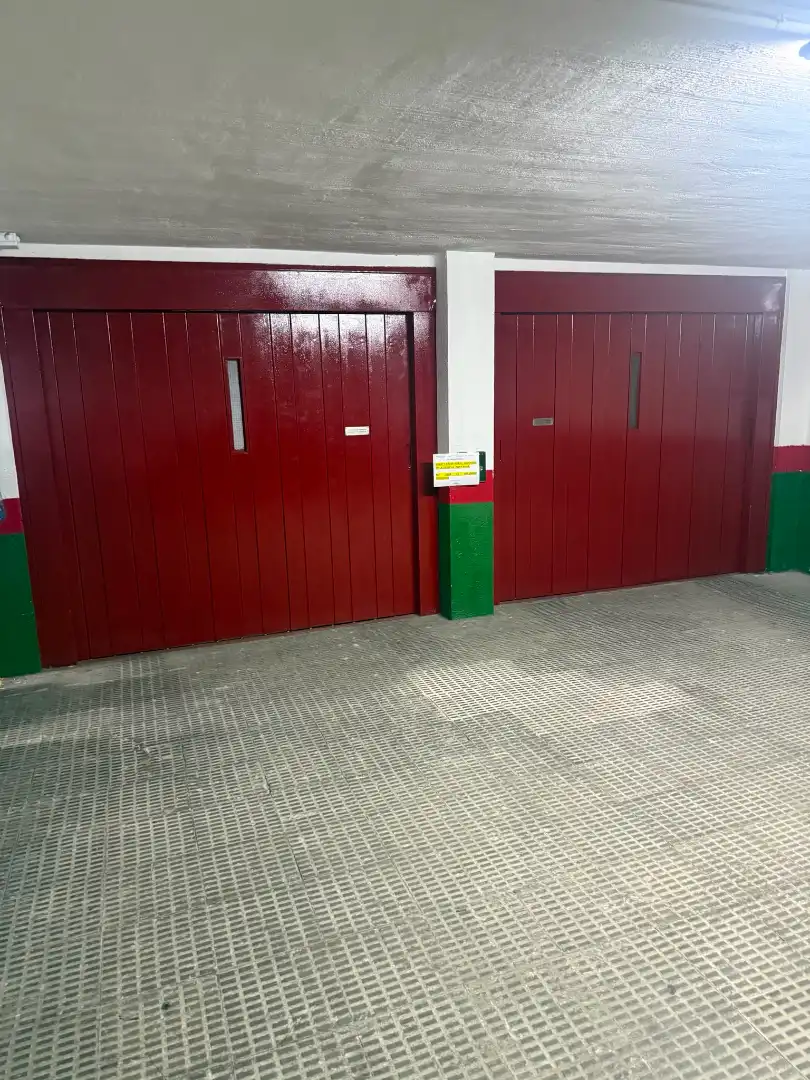 Parking with lift for sale in Calle de Juan XXIII, imagen 2
