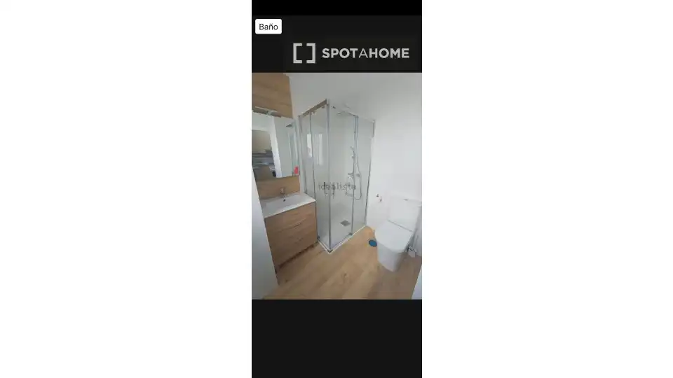 Baño de Apartamento para compartir en Madrid con Aire acondicionado, Terraza y Amueblado