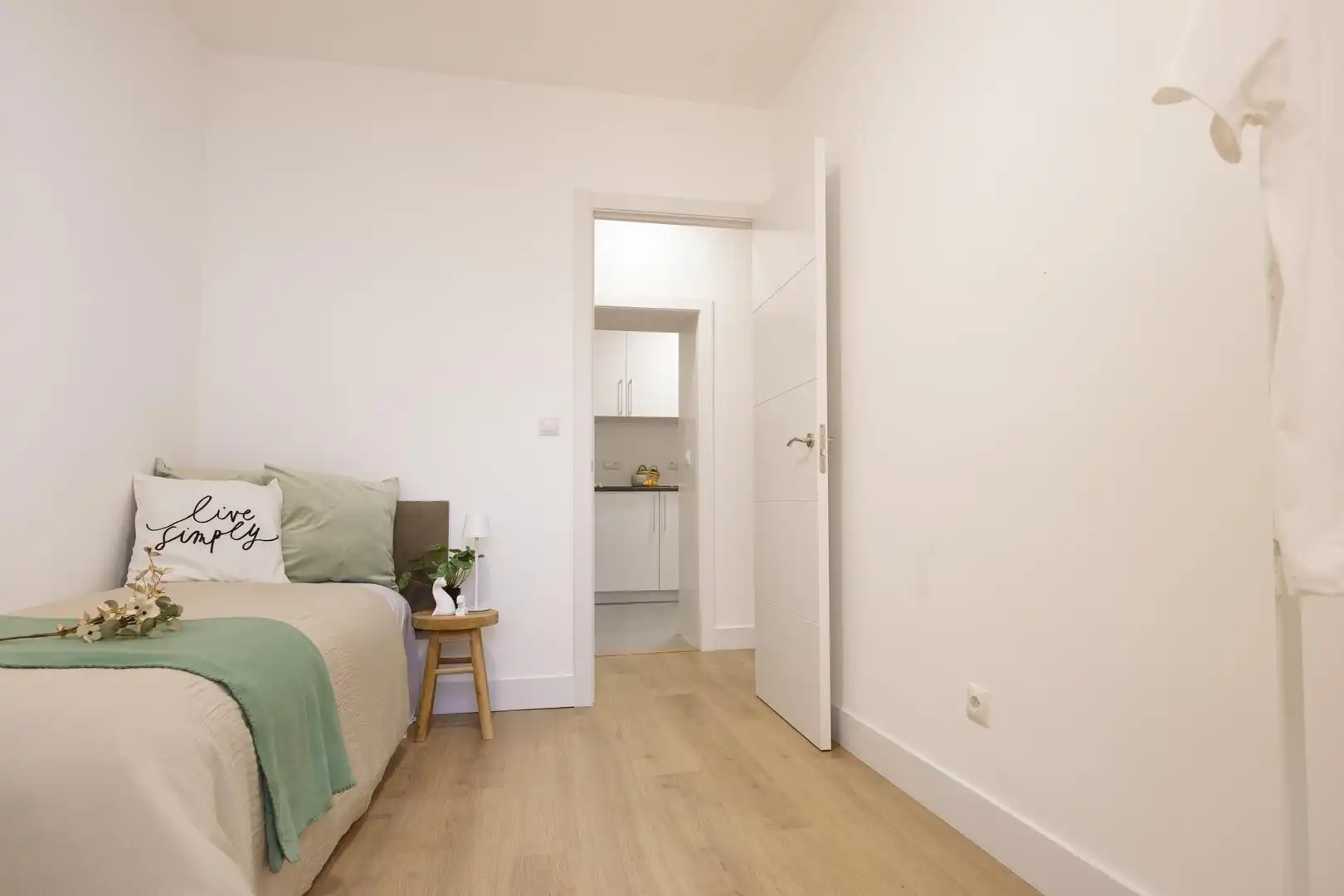 Bedroom of Flat for sale in Madrid