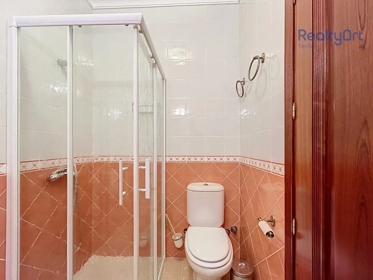 Bathroom of Houses for sale in Tomares  with Air Conditioner, Heating and Private garden