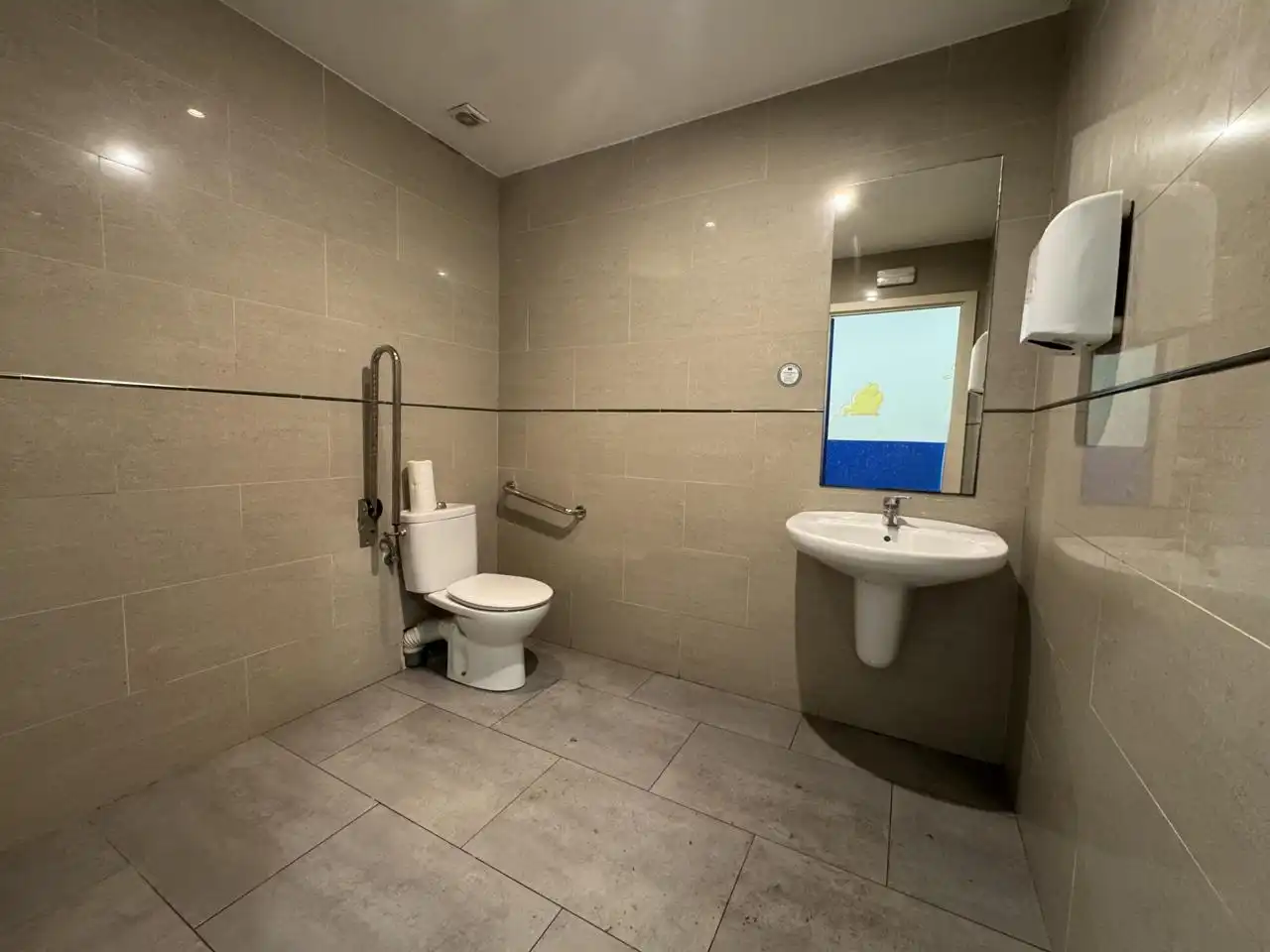 Badezimmer von Geschaftsraum zur Miete in Barcelona