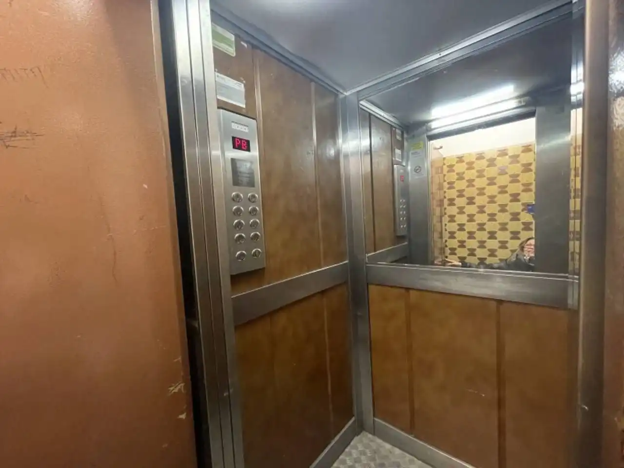 Aparcament de Pis en venda en L'Hospitalet de Llobregat amb Terrassa