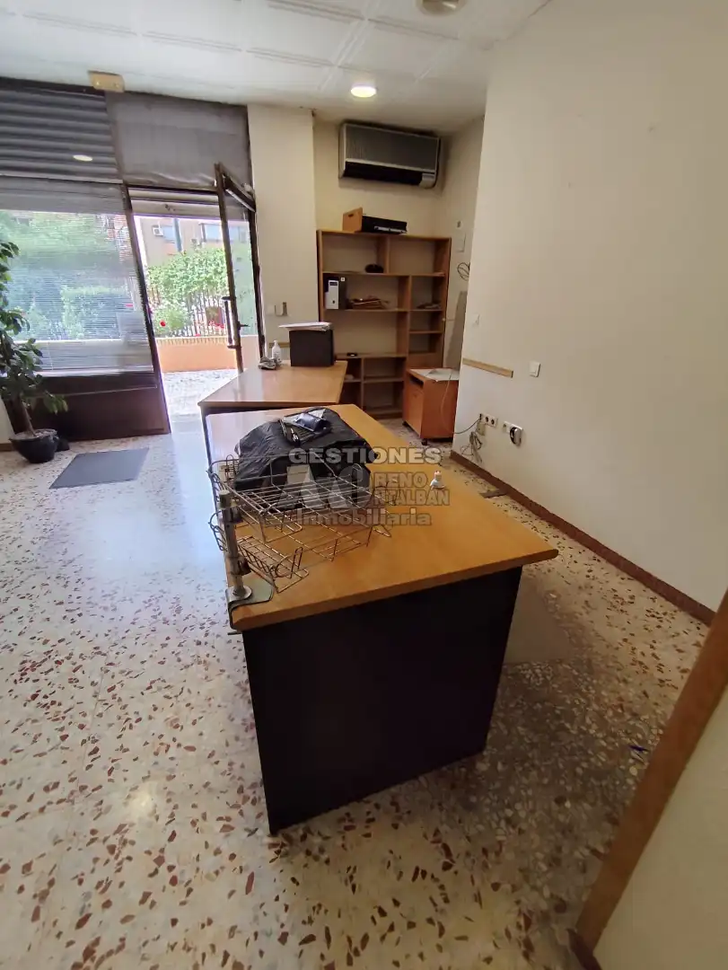 Business premises for sale in Calle Pintor Francisco Pradilla, imagen 5