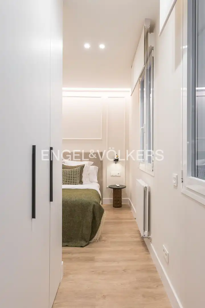 Bedroom of Flat for rent in Madrid  with Air Conditioner, Heating and Furnished