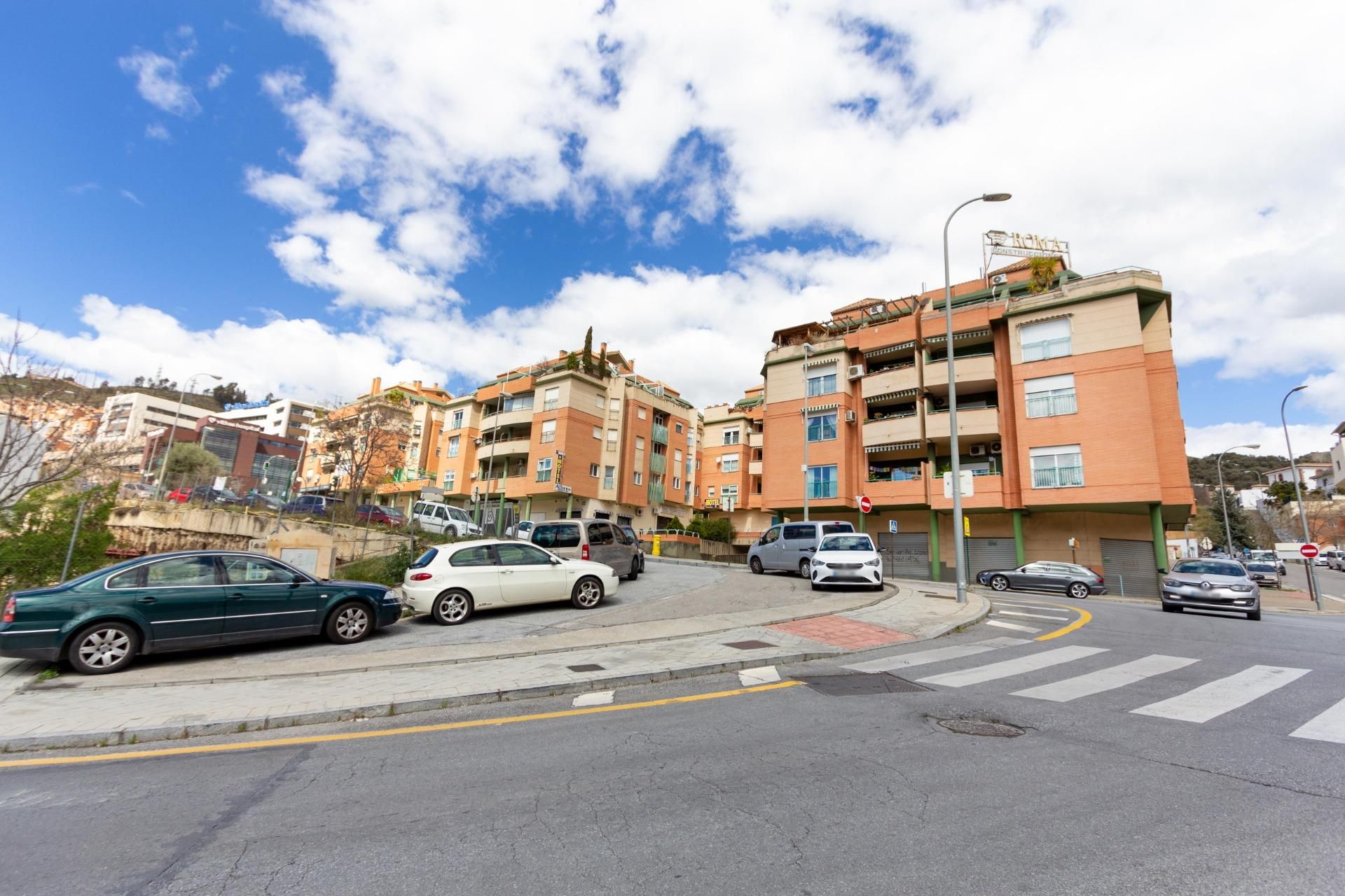 Vista exterior de Ático en venta en  Granada Capital con Aire acondicionado, Calefacción y Terraza