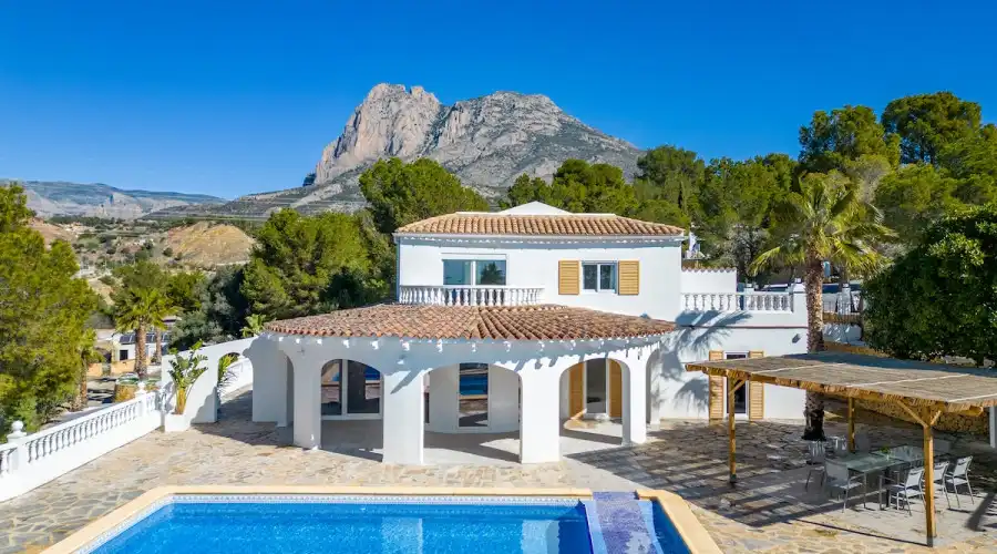 Casa amb terrassa en venda a Golf Bahía, imagen 3
