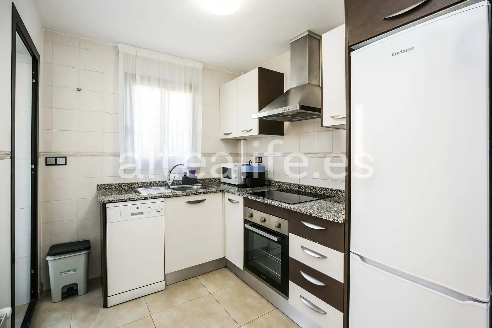 Cocina de Apartamento de alquiler en L'Alfàs del Pi con Aire acondicionado, Terraza y Trastero