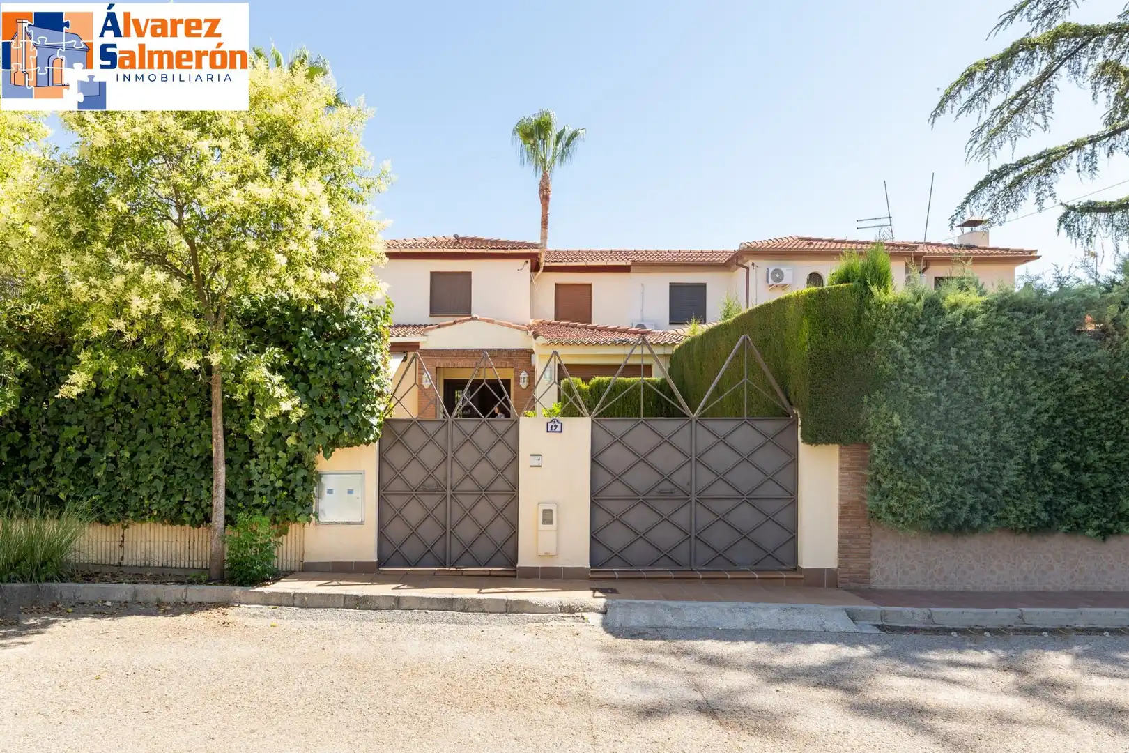 Vista exterior de Casa o chalet en venta en Albolote con Aire acondicionado, Calefacción y Jardín privado