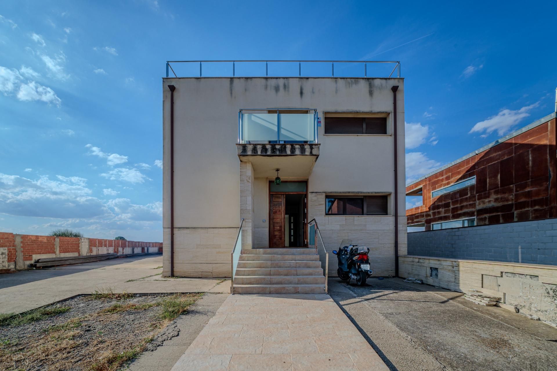 Vista exterior de Casa o xalet en venda en Zamora Capital  amb Calefacció, Terrassa i Piscina