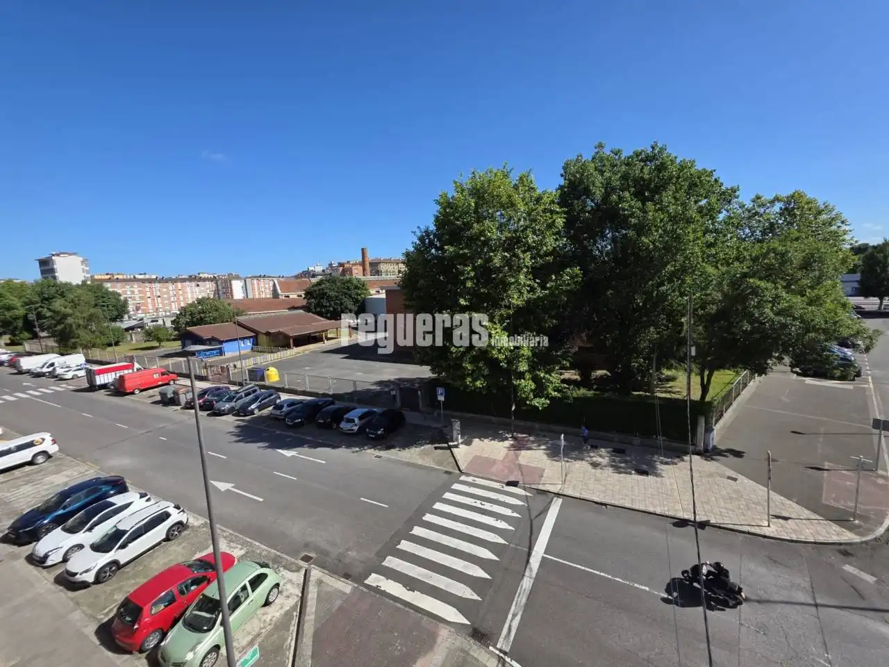 Parking de Piso en venta en Avilés con Calefacción, Terraza y Trastero
