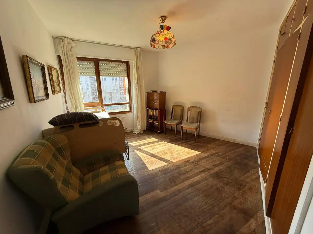 Sala d'estar de Pis en venda en Castro-Urdiales amb Calefacció, Parquet i Terrassa