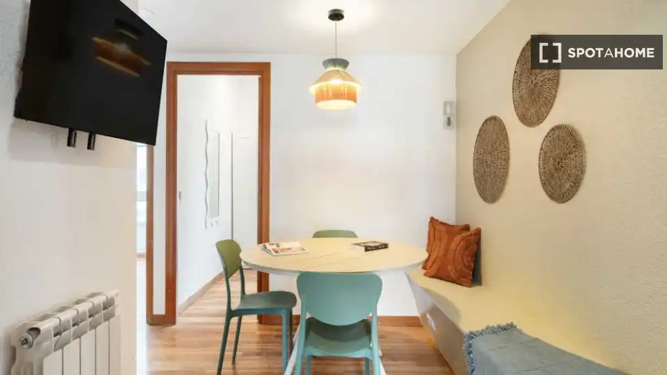 Dining room of Flat for rent in Madrid  with Air Conditioner, Heating and Furnished