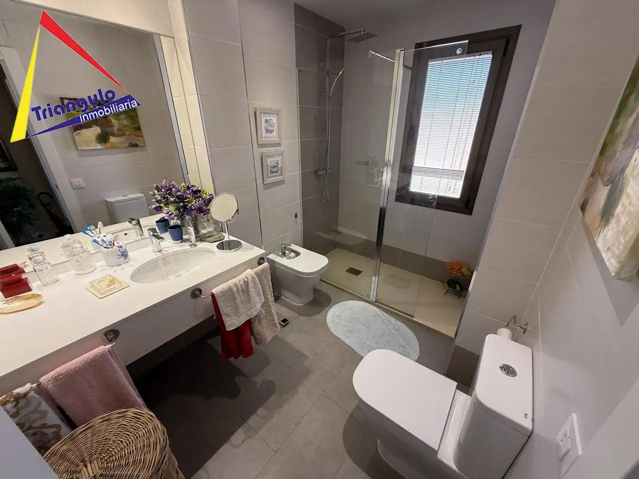 Baño de Piso en venta en Segovia con Calefacción y Terraza