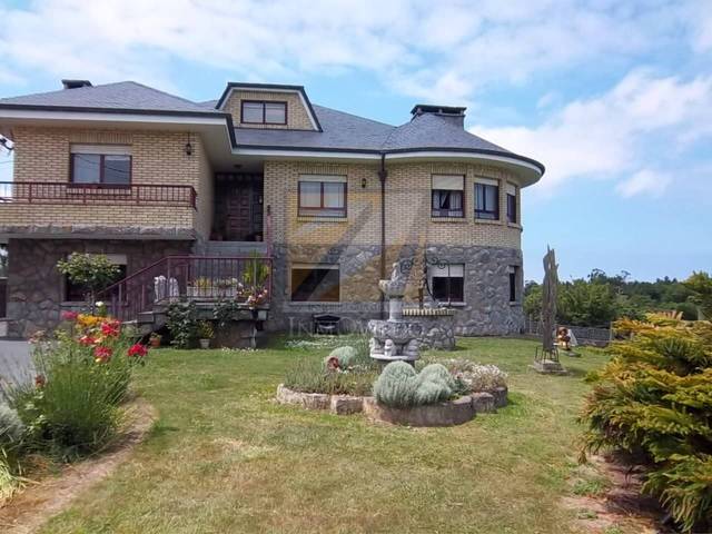 Casa-chalet en Venta en Carretera Santiago de Ambiedes (Barredo) en Llaranes