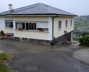 Exterior view of House or chalet for sale in Miengo