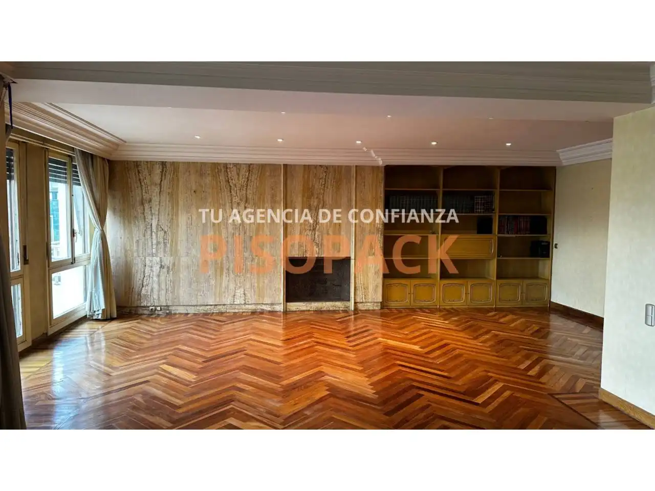 Piso en venta en  Pamplona / Iruña con Calefacción, Terraza y Balcón