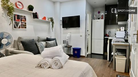 Foto 5 de Piso de alquiler en Numancia, Madrid