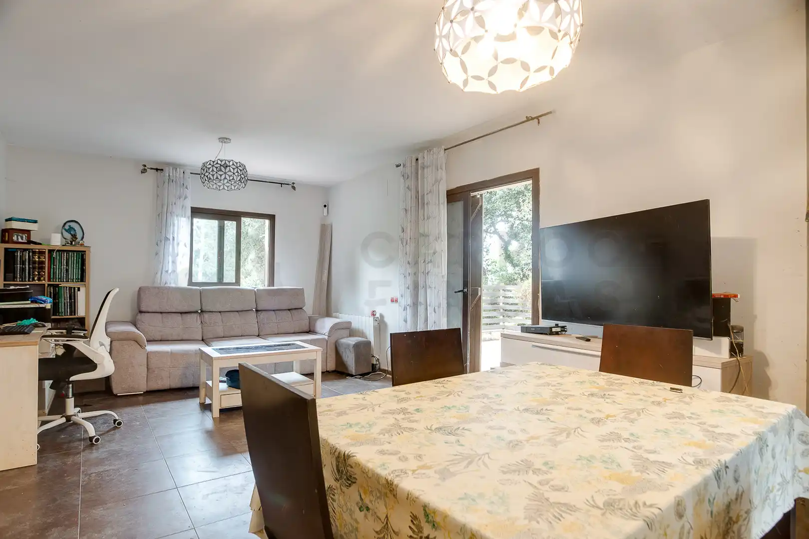 Wohnzimmer von Haus oder Chalet zum Verkauf in Vallgorguina mit Heizung, Privatgarten und Ofen