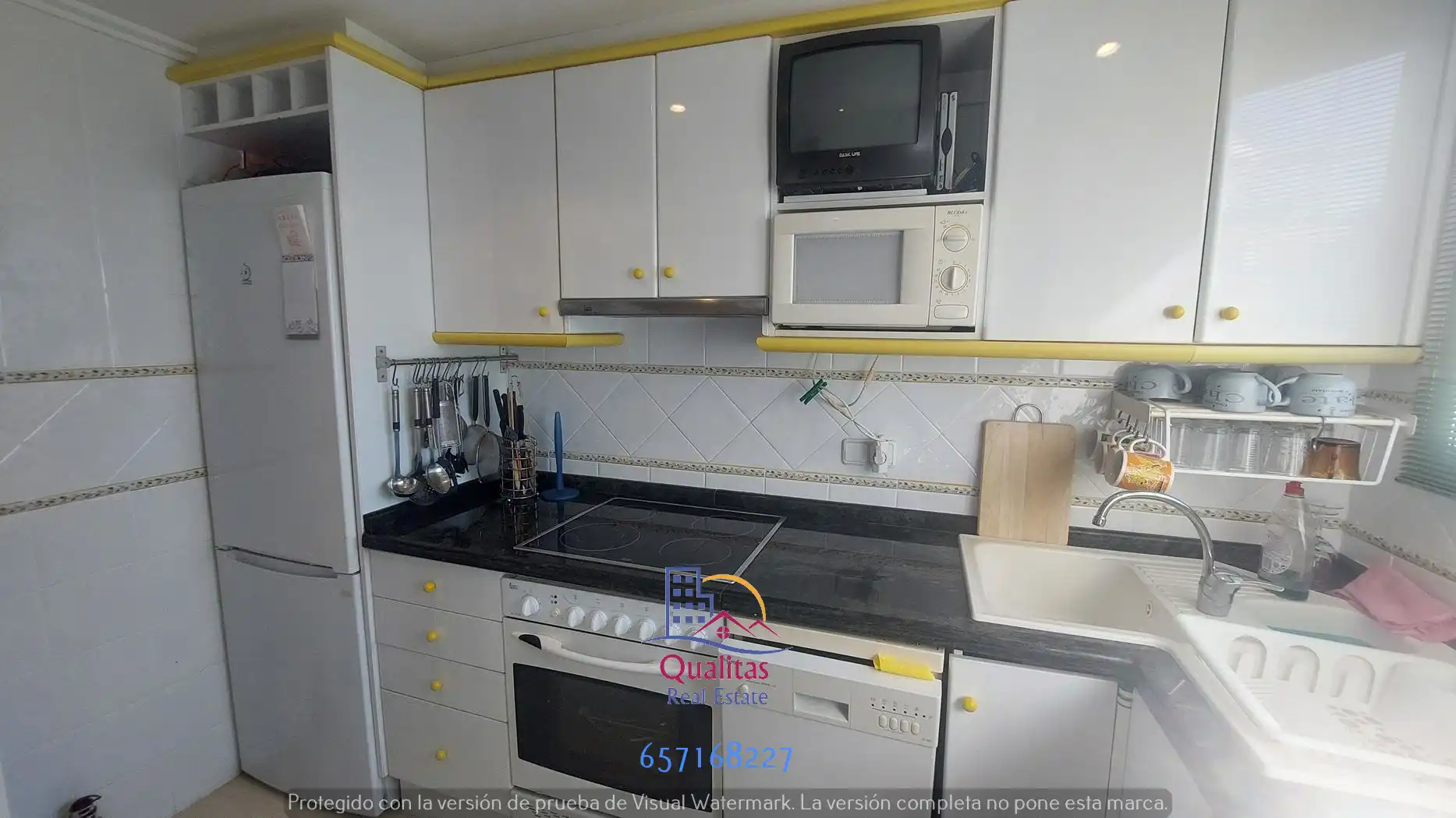 Cocina de Apartamento de alquiler en Oliva con Aire acondicionado, Calefacción y Jardín privado