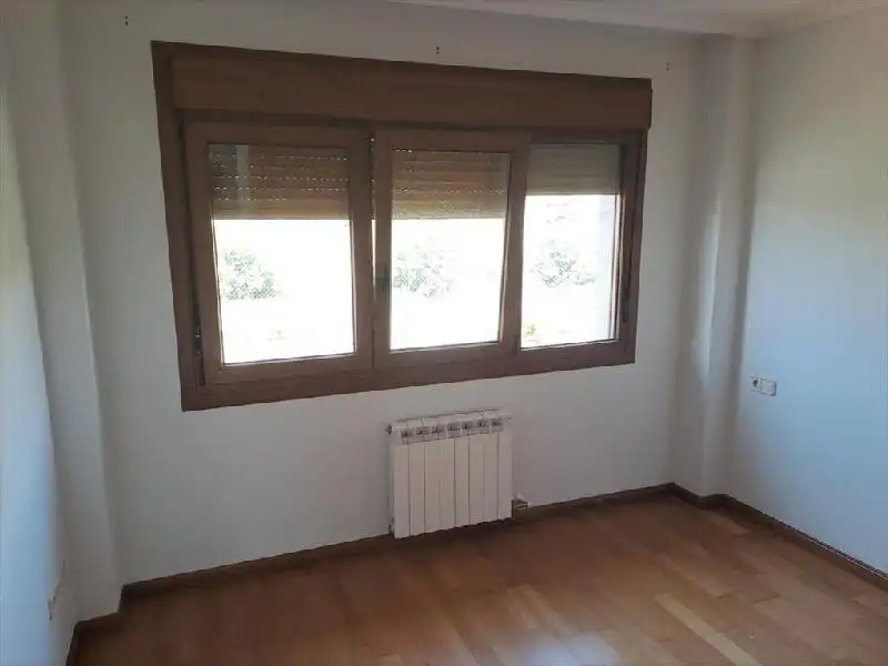 Habitación de Casa adosada en venta en Vilagarcía de Arousa con Jardín privado, Terraza y Trastero