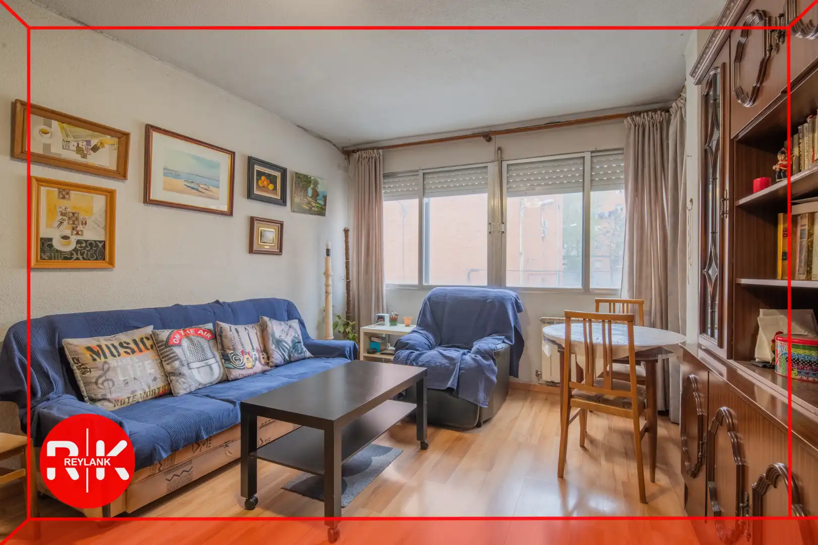 Sala d'estar de Pis en venda en  Madrid Capital amb Calefacció i Terrassa