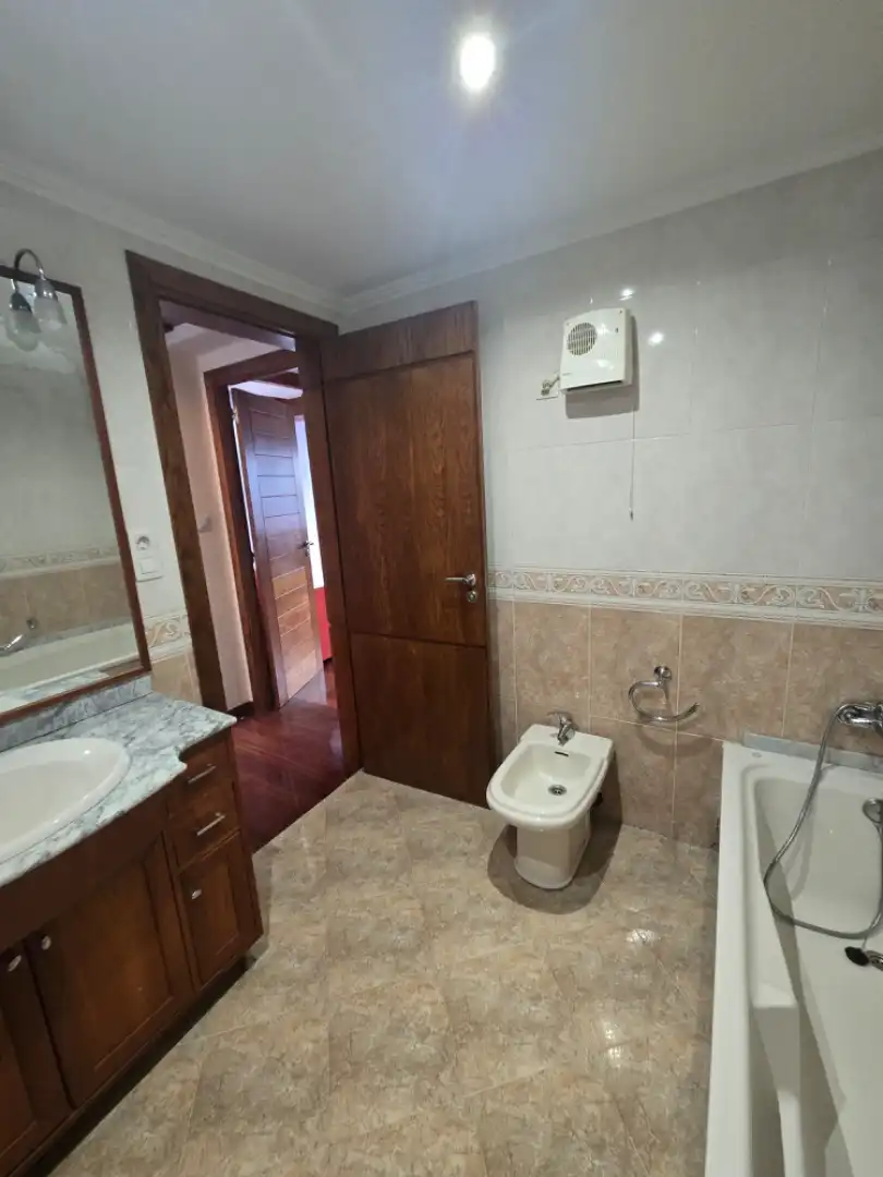 Baño de Casa adosada en venta en Viveiro con Calefacción, Parquet y Horno