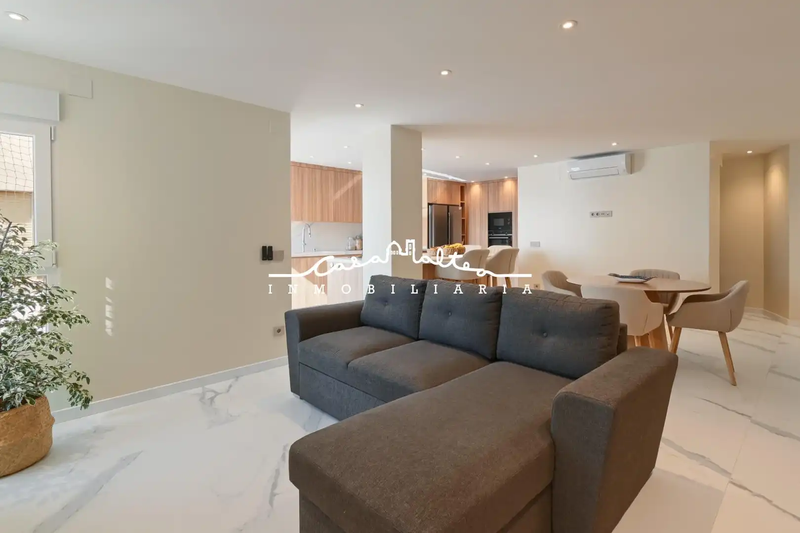 Piso con terraza en venta en Centro Urbano