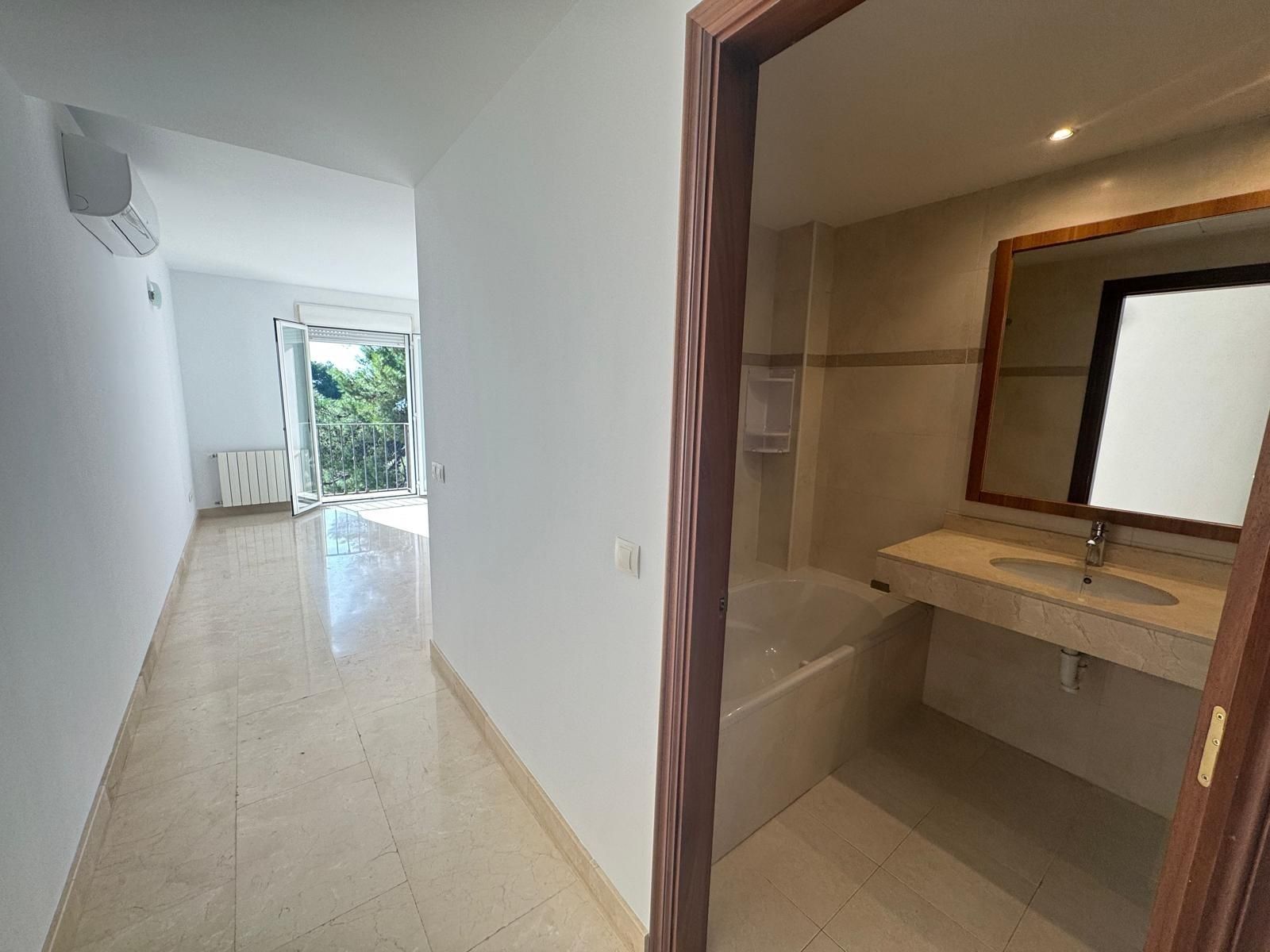 Bathroom of Attic for sale in Inca  with Air Conditioner, Heating and Terrace