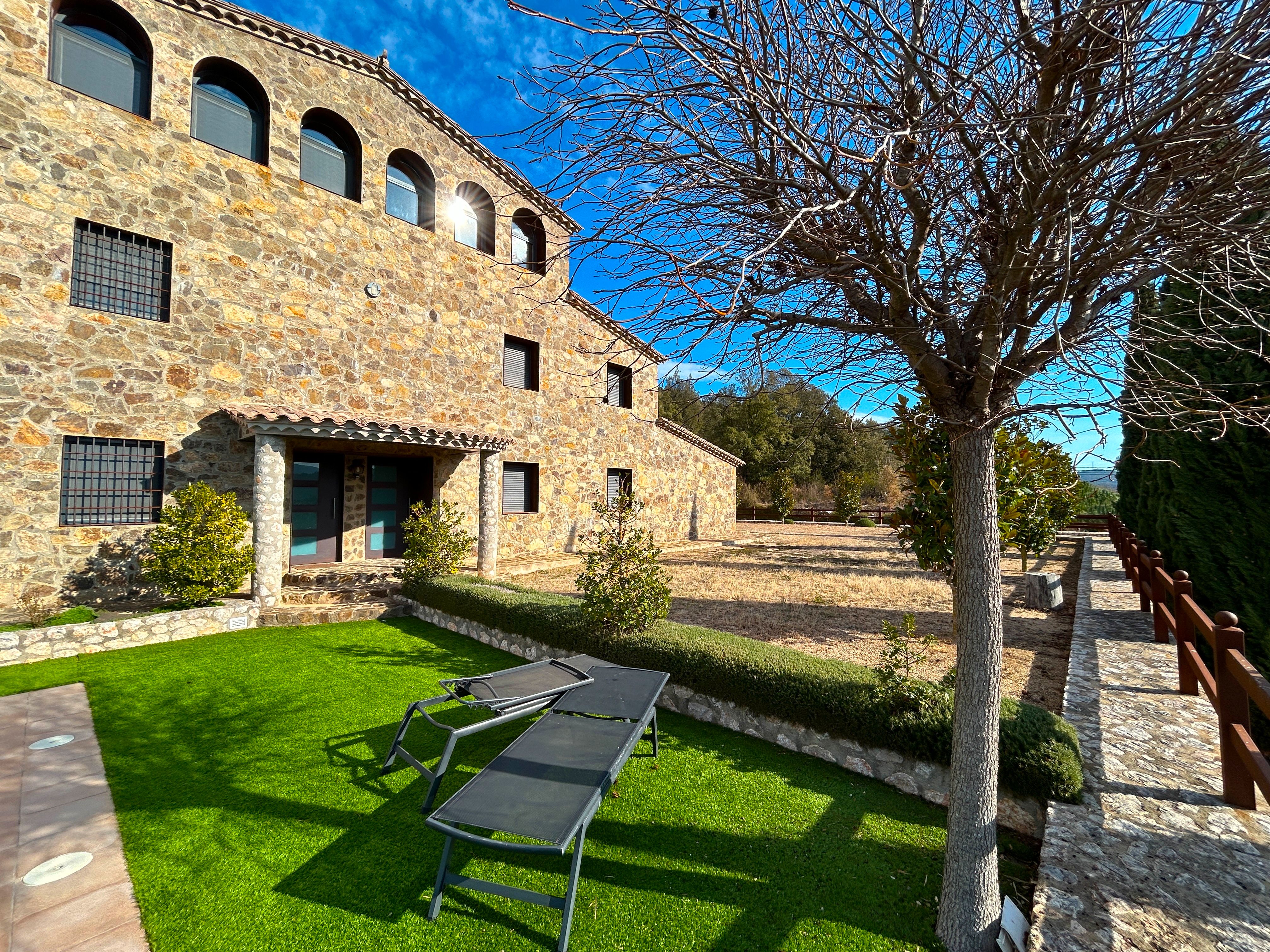 Vista exterior de Casa o xalet en venda en Sant Julià del Llor i Bonmatí amb Aire condicionat, Jardí privat i Terrassa