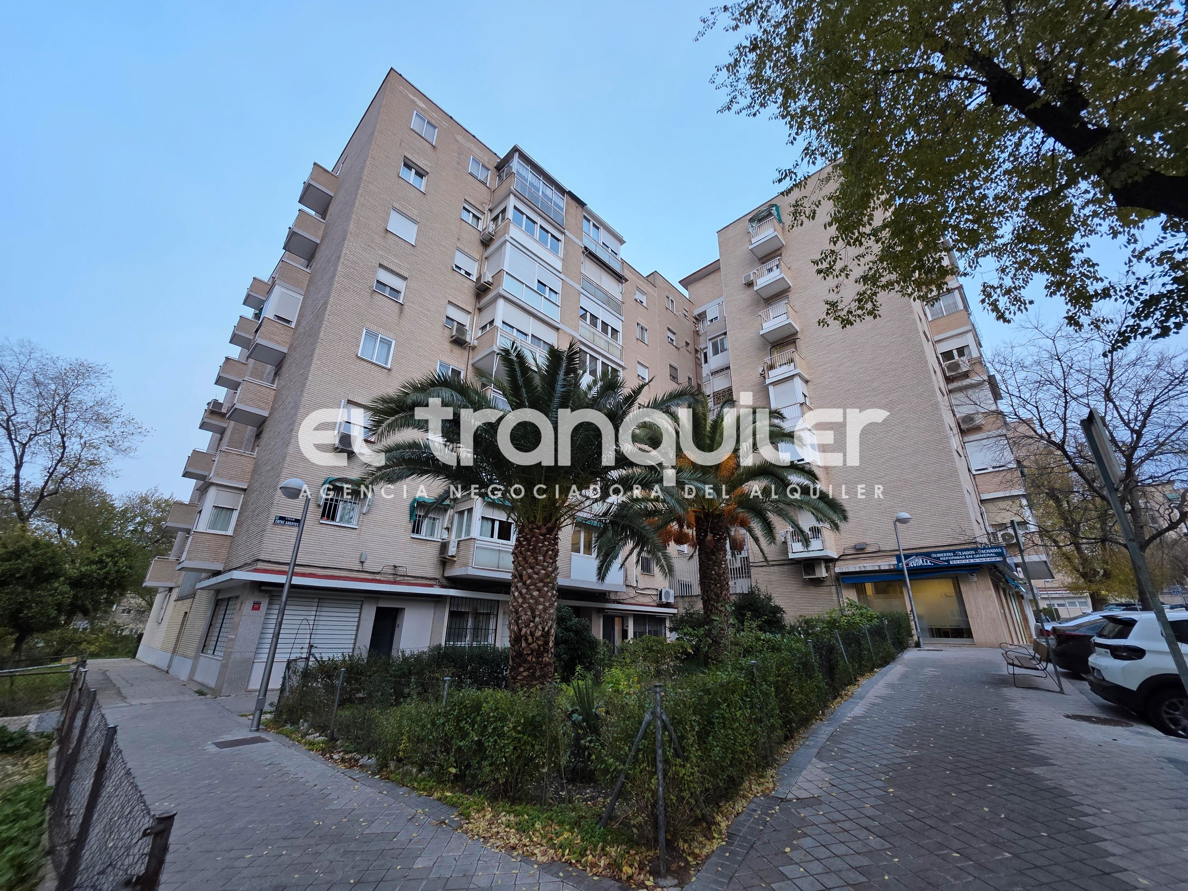 Exterior view of Flat to rent in  Madrid Capital  with Air Conditioner, Parquet flooring and Terrace