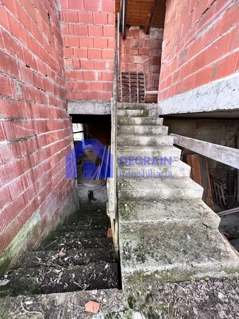 Casa adosada en venda en Oviedo  amb Jardí privat