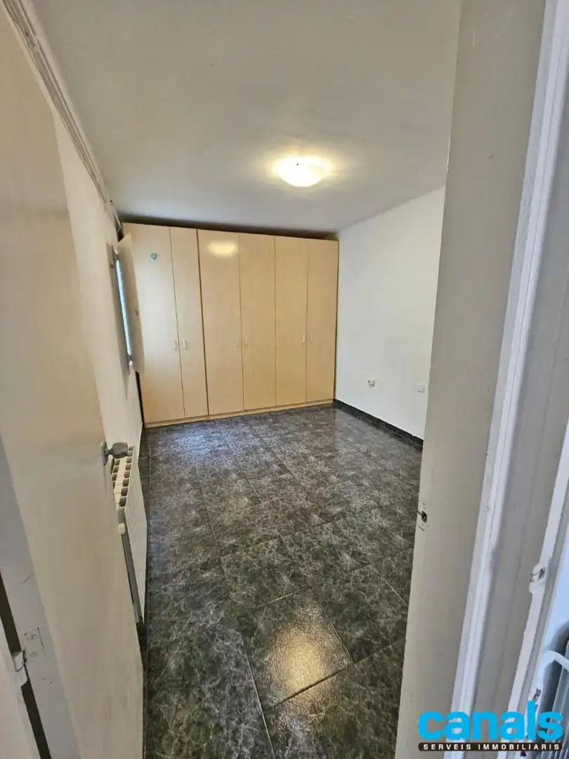 Piso en venta en Cerdanyola del Vallès con Calefacción, Horno y Balcón