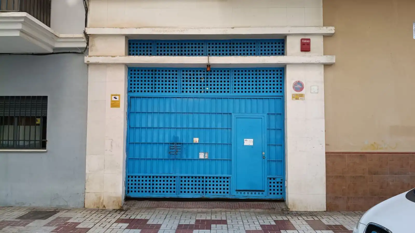 Außenansicht von Garage zum Verkauf in Málaga mit Alarm