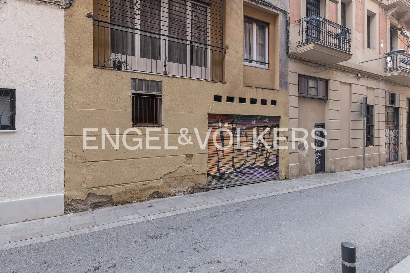 Vista exterior de Casa o xalet en venda en Barcelona amb Aire condicionat, Calefacció i Terrassa