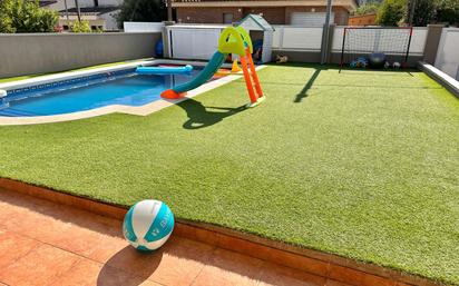 Piscina de Casa o xalet en venda en Sant Miquel de Fluvià amb Terrassa, Piscina i Balcó