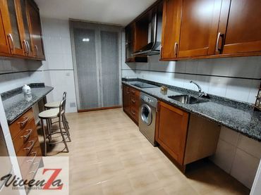 Pis amb balcó en venda a Casco Antiguo